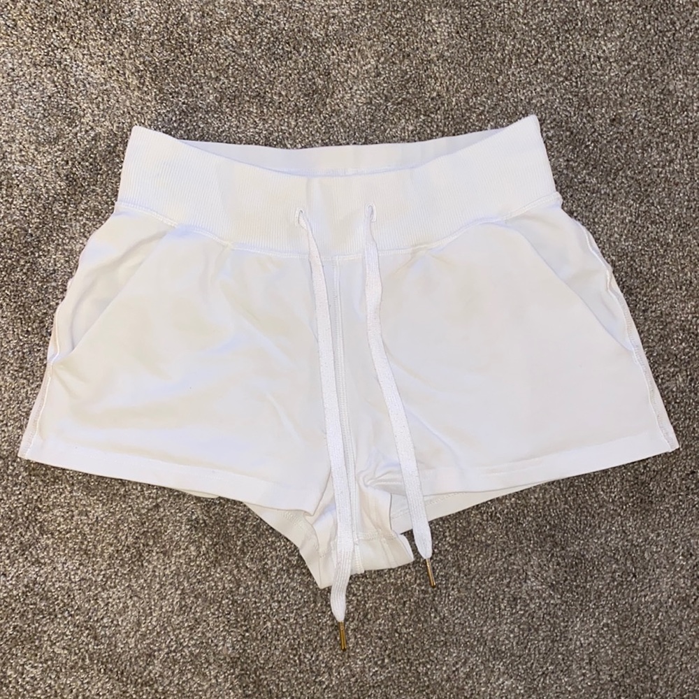 White lululemon shorts